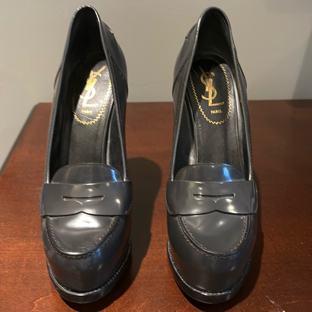 EUC YSL Tribtoo Movcasin